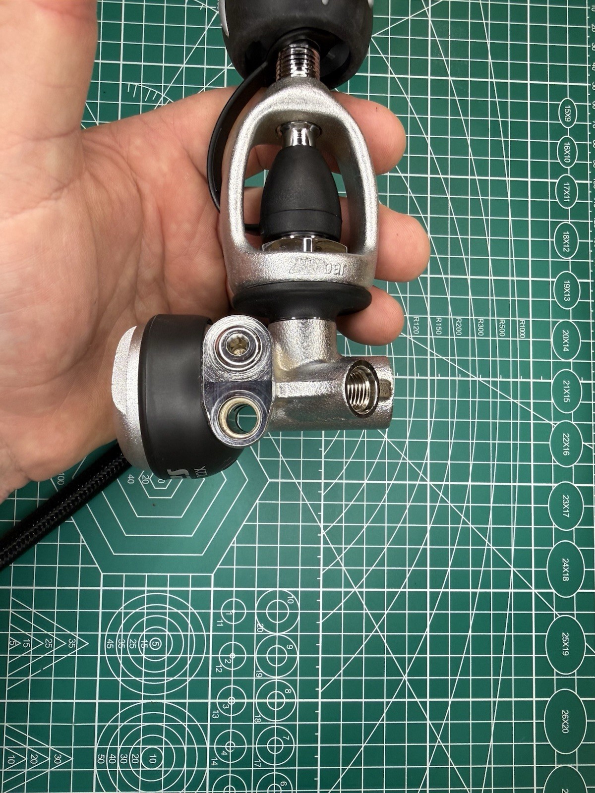 Mares Abyss MR 22x Scuba Diving Regulator w/MiFLex Hose – Yoke
