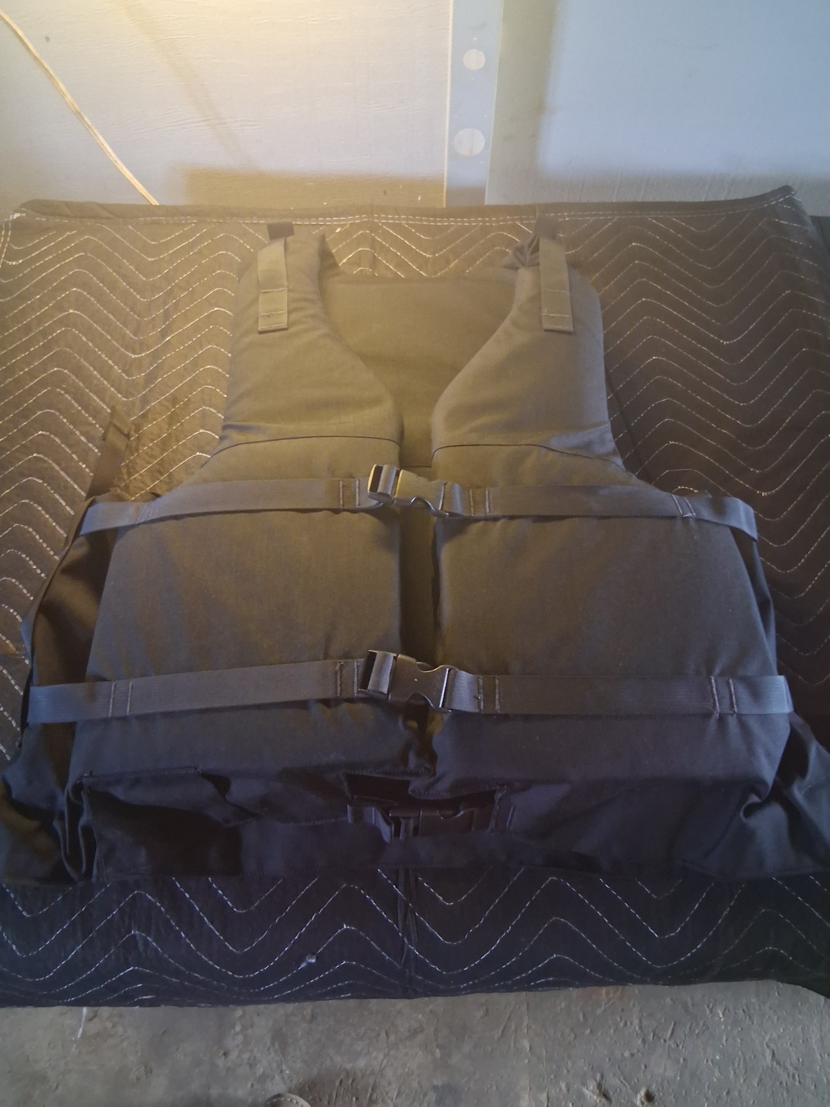mustang universal military vest