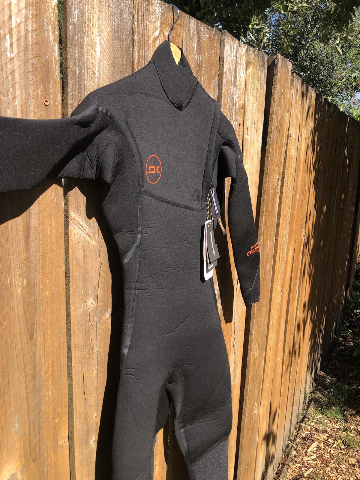 NEW Dakine Cyclone 4/3mm Black Zip Free Full Wetsuit/Men’s Size X-Small