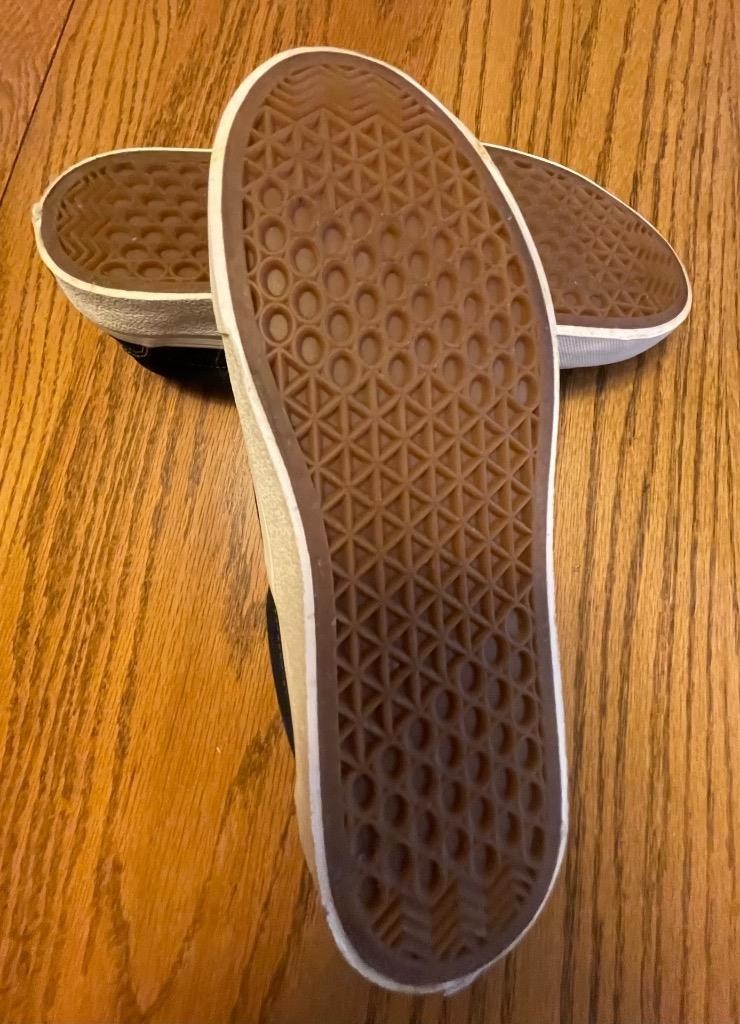 Off the Wall Classic Black Slip On Vans Women 7/Men 5.5. NEW Free US Shipping