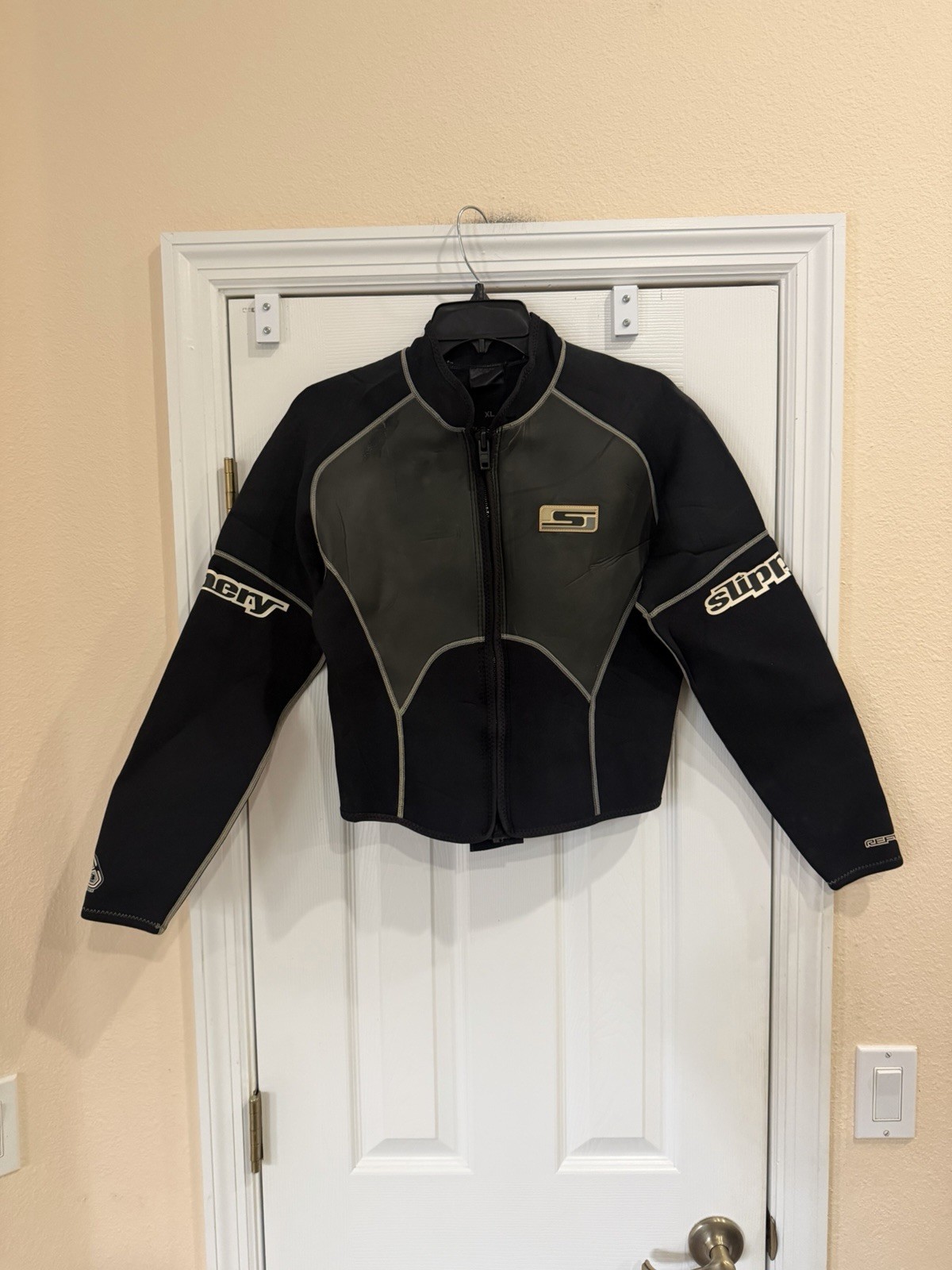 Slippery Wetsuit Jacket Size XL