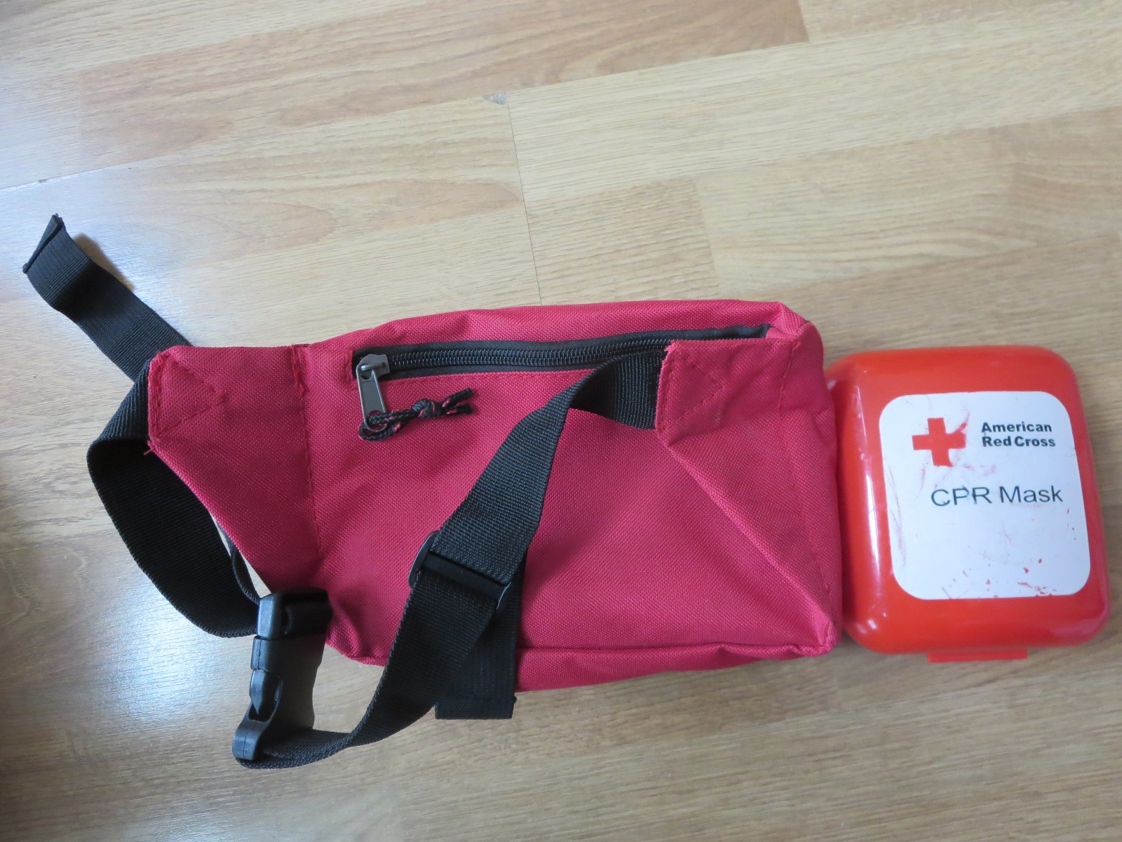 Red Lifeguard Hip Pack Fanny Pack First Aid Medical Kit Pouch/CPR MASK