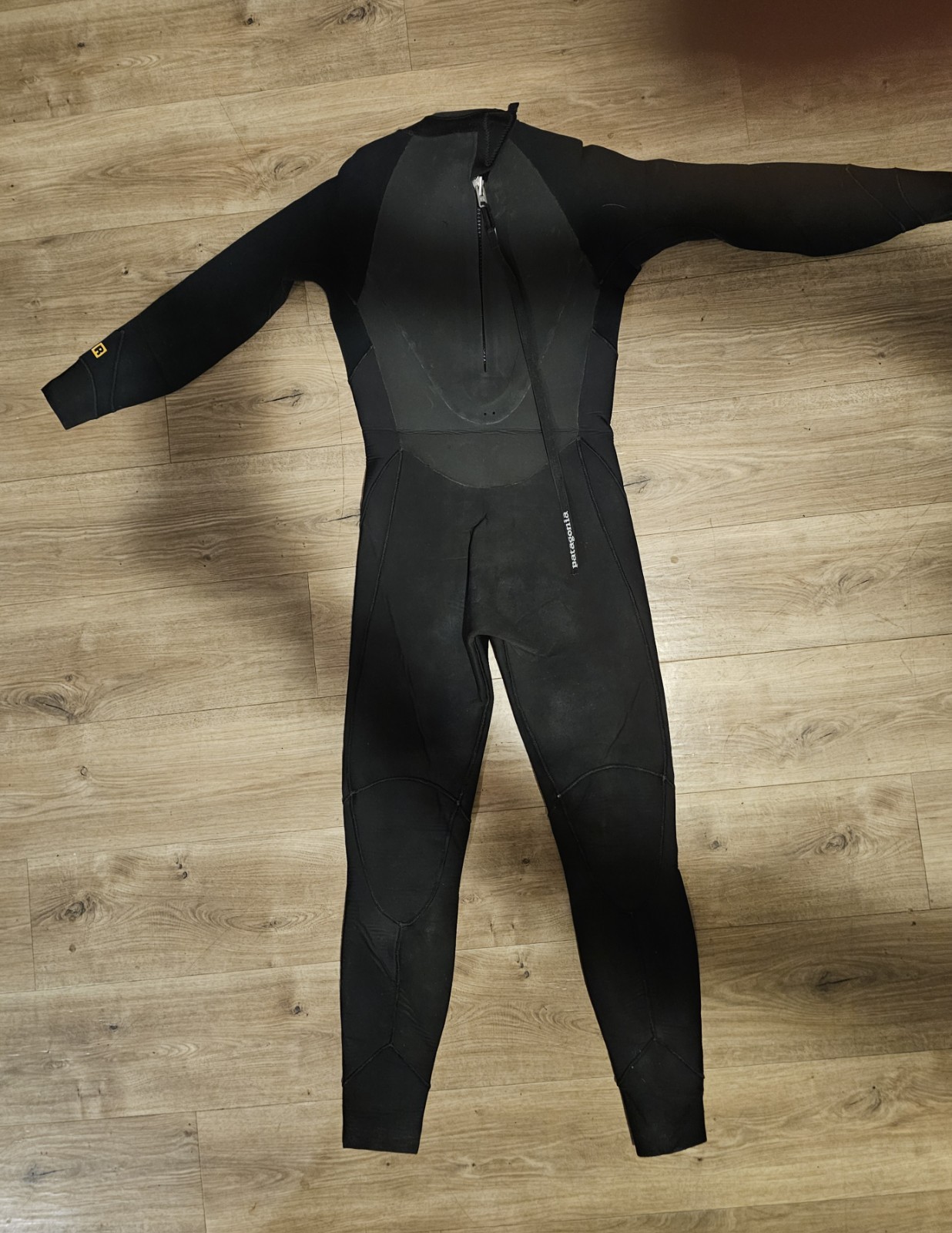 Patagonia Men’s R Wetsuit Back Zip Large Short, fits like Medium