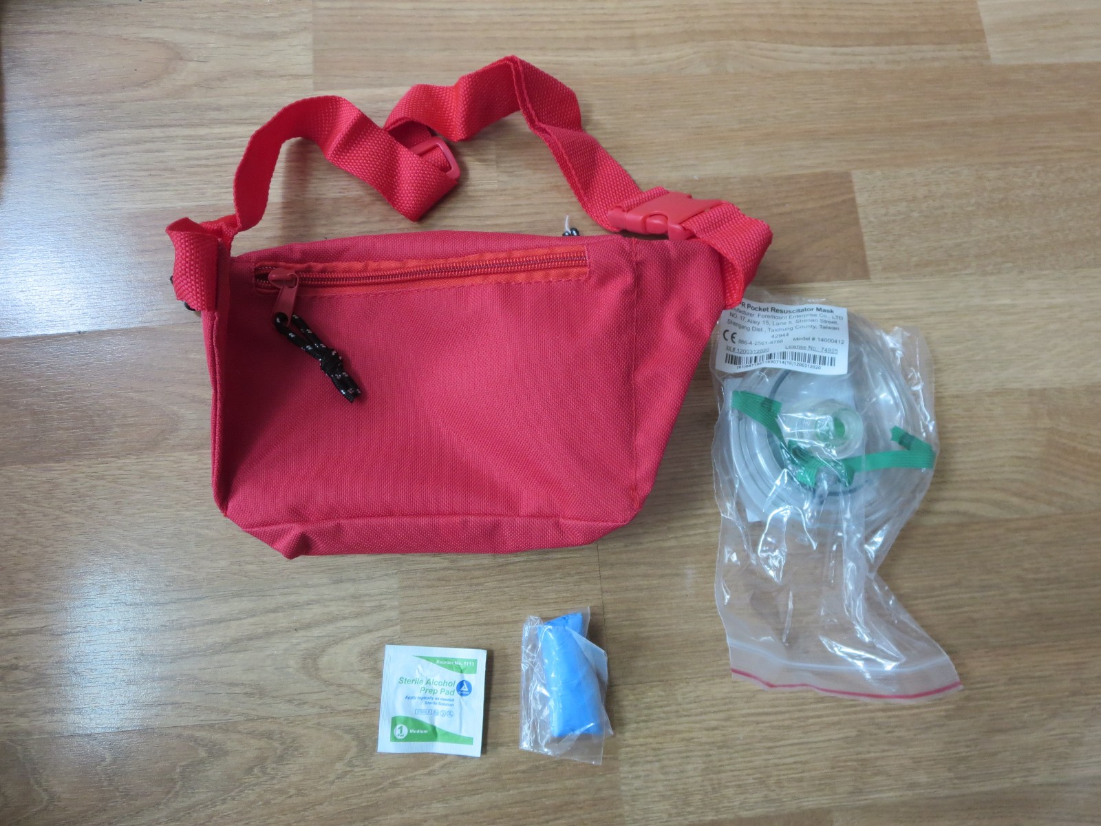 Red Lifeguard Hip Pack Fanny Pack First Aid Medical Kit Pouch/CPR MASK (B)