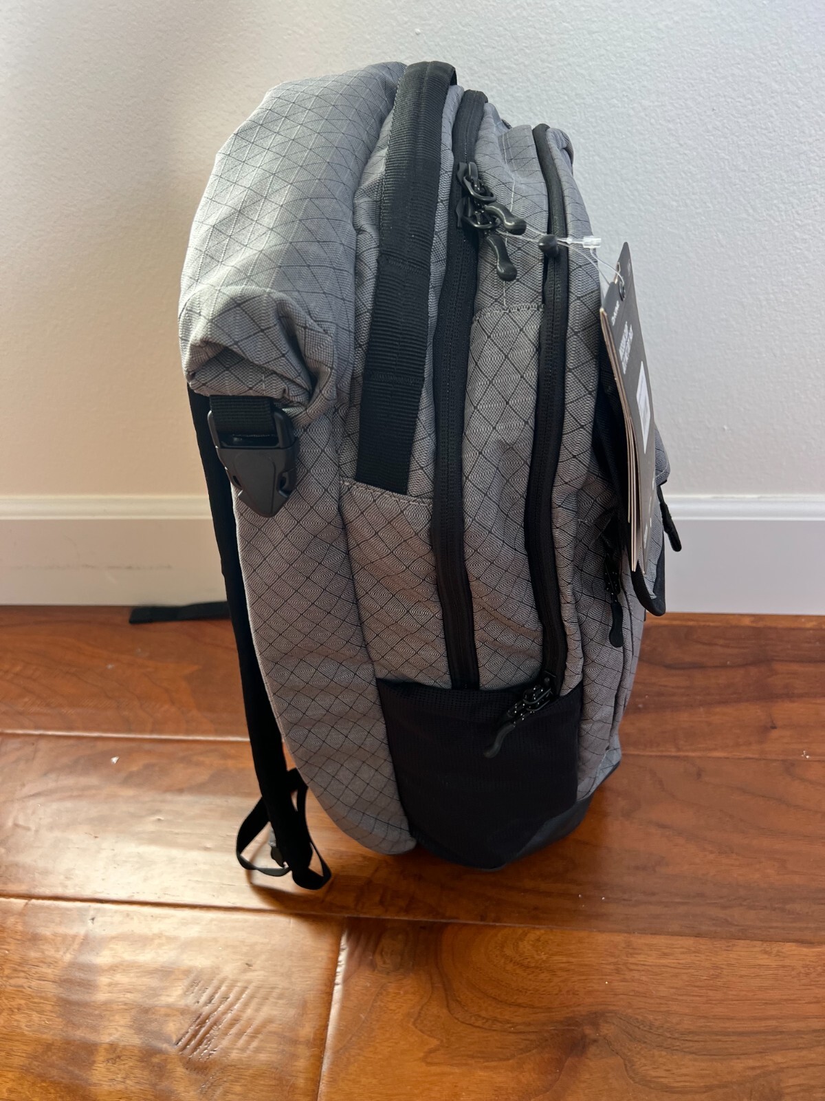 NEW Dakine Mission Surf DLX Wet/Dry Pack – 32L, Griffin Gray – LIMITED EDITION