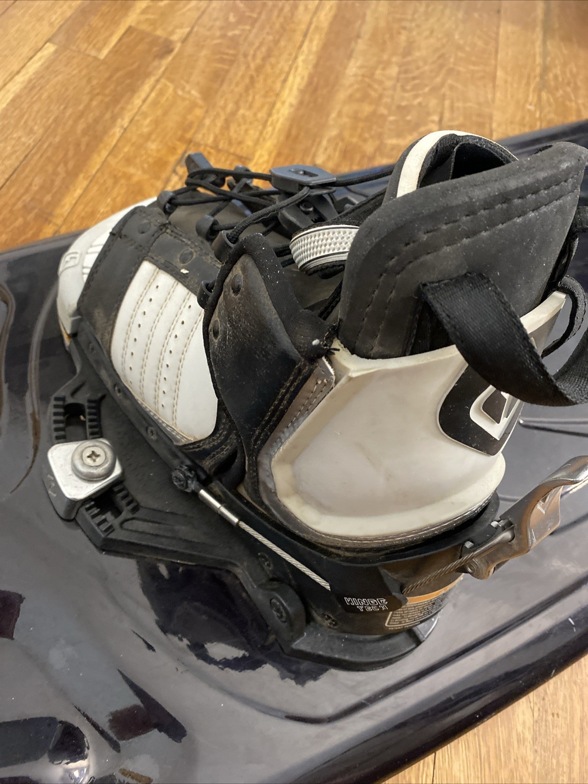 CWB Motion Series 134 CM Wakeboard Torq w/ Hinge Boots