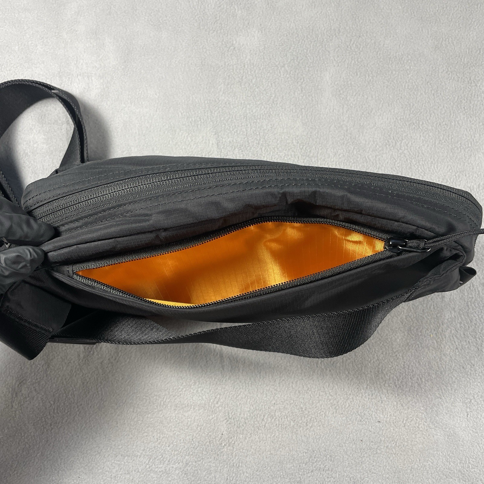 Tomtoc 3.5L Sling Bag Crossbody Black RFID Fanny Pack Adjustable Travel T33