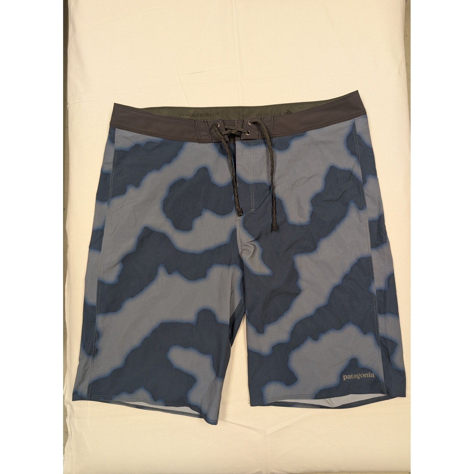 Patagonia Hydro Series Boardshorts Men’s Size 35 Blue Camo Surf Swim Shorts