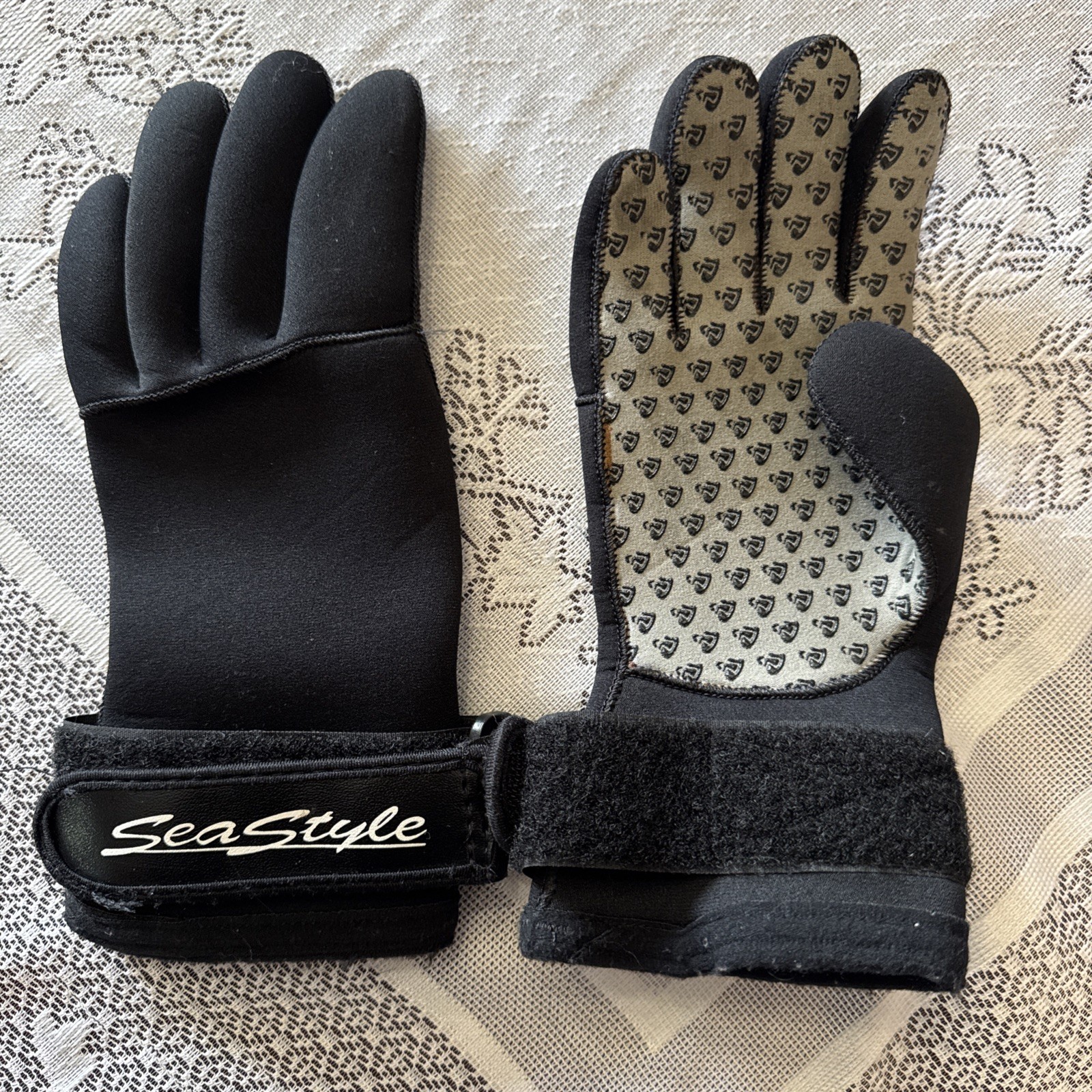DEEP SEE SEA STYLE® Scuba Diving Gloves Snorkeling Size MEDIUM Black Neoprene