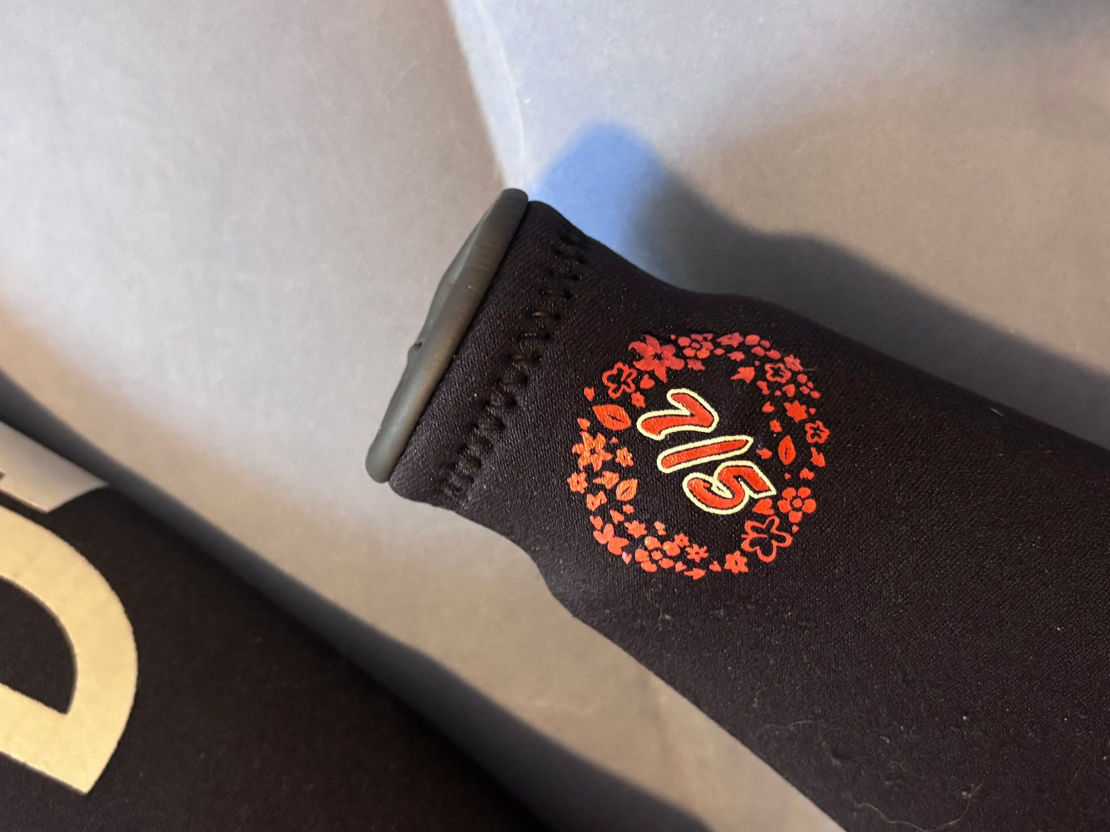 Gently Used Womens Black Fullsuit Wetsuit 7/5mm by Tilos Size Small