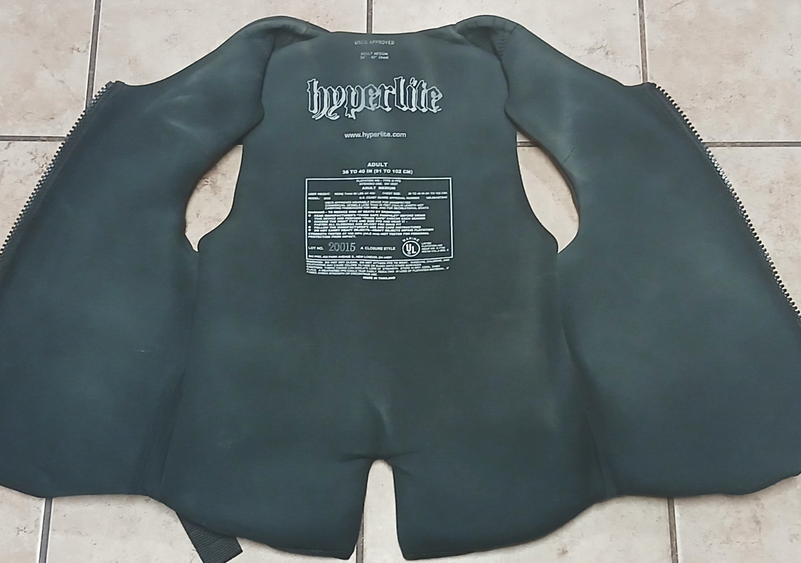 Hyperlite Adult Medium Over 90lb. 36 – 40 Inch Wakeboard Vest Life Jacket