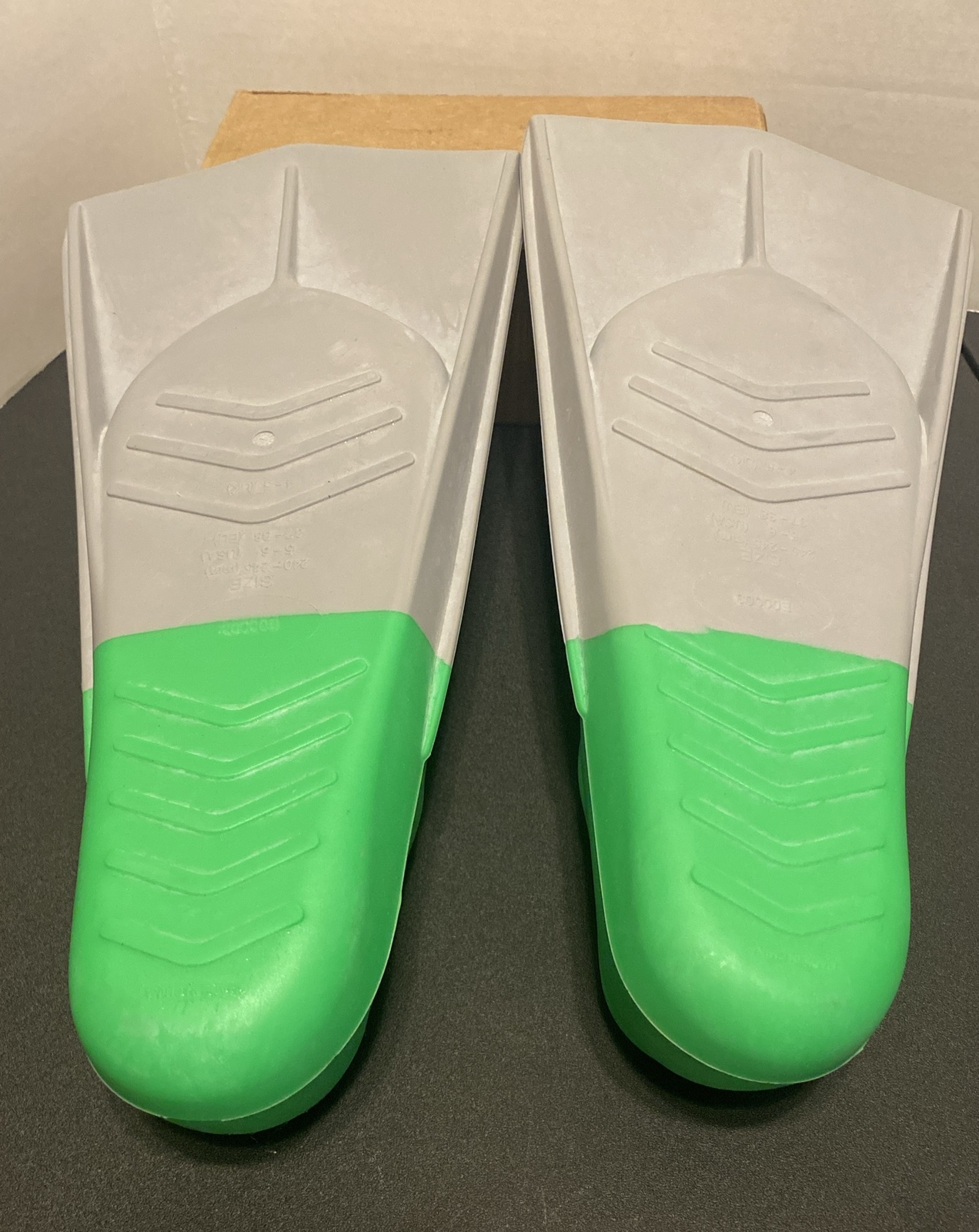SPEEDO Unisex-Adult Swim Training Fins Rubber Long GRAY/Green Sz 5-6 E00003