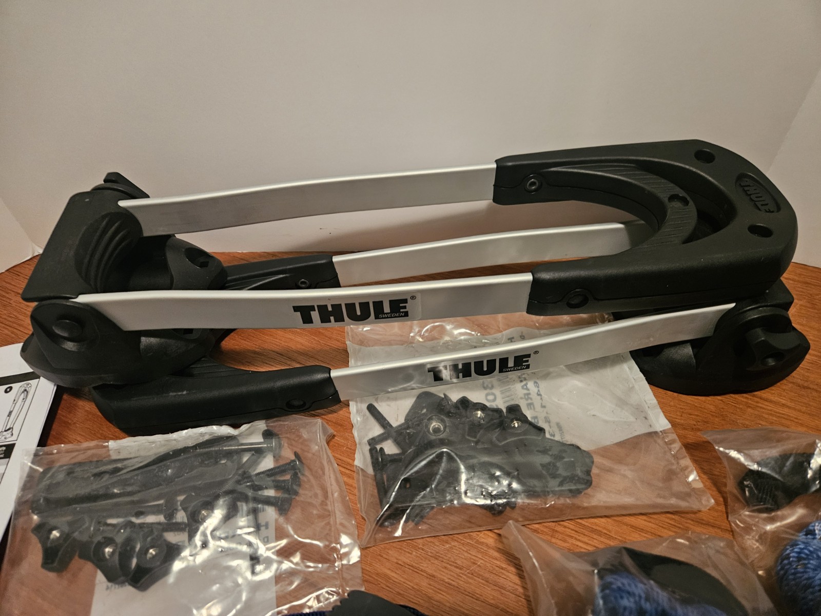 Thule – The Stacker 830 – Rooftop Vertical Multi Kayak Carrier