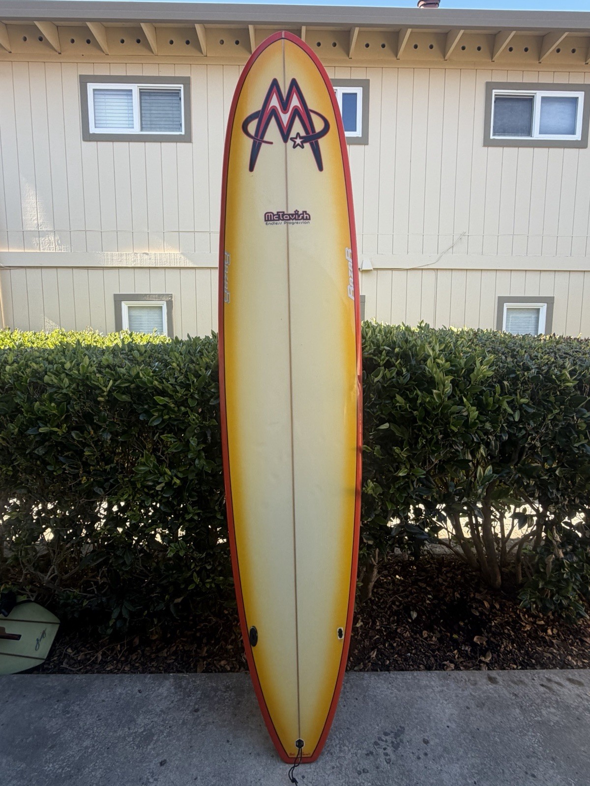 McTavish Shaped Signed RazaR 9’1″ X 22.5″x2.75″ Tri Fin Longboard Surfboard