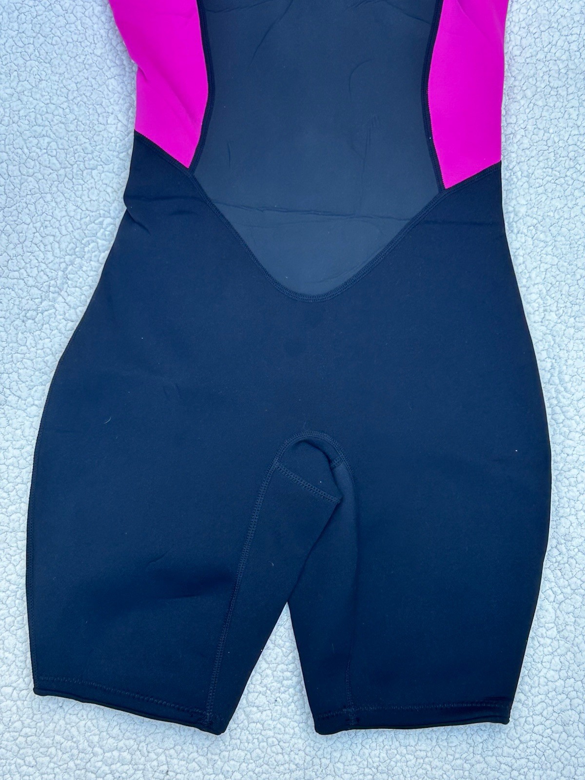 NEW ONeill Womens Reactor 2mm Shorty Wetsuit Size 6 Black Pink Surf Swim Diving