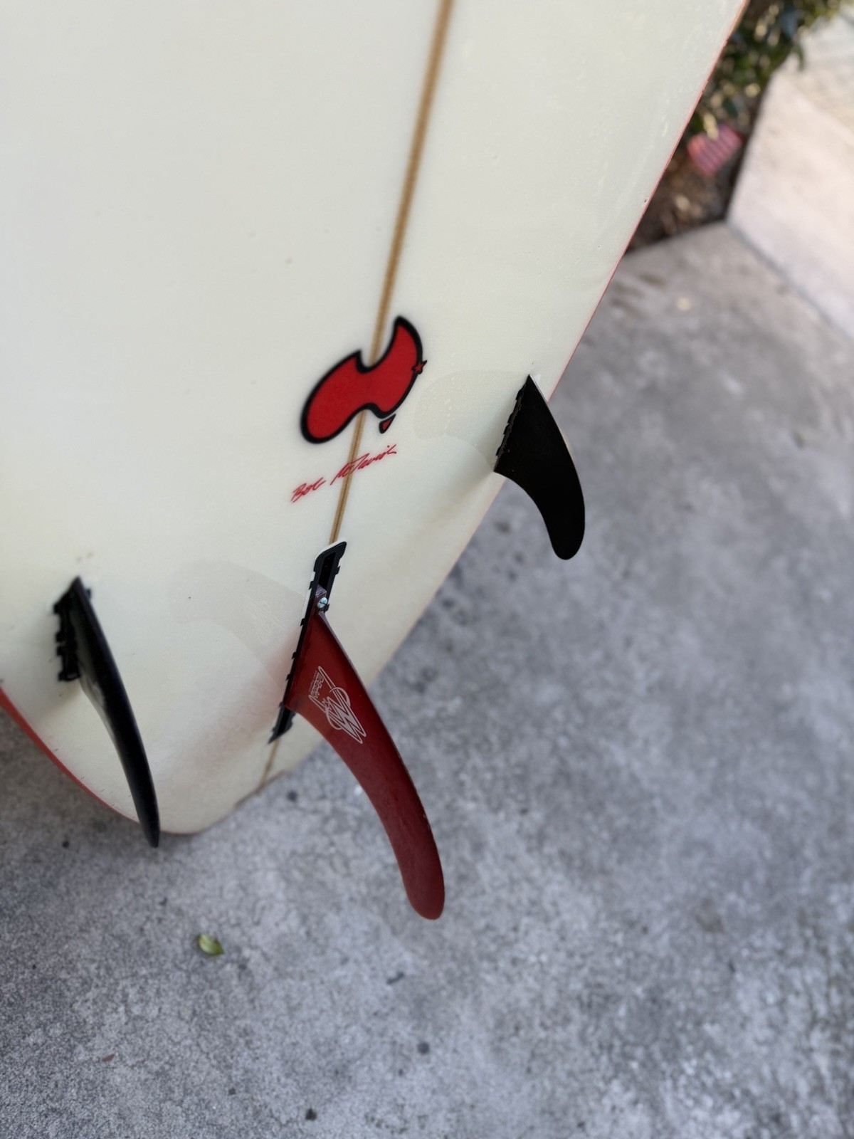 McTavish Shaped Signed RazaR 9’1″ X 22.5″x2.75″ Tri Fin Longboard Surfboard