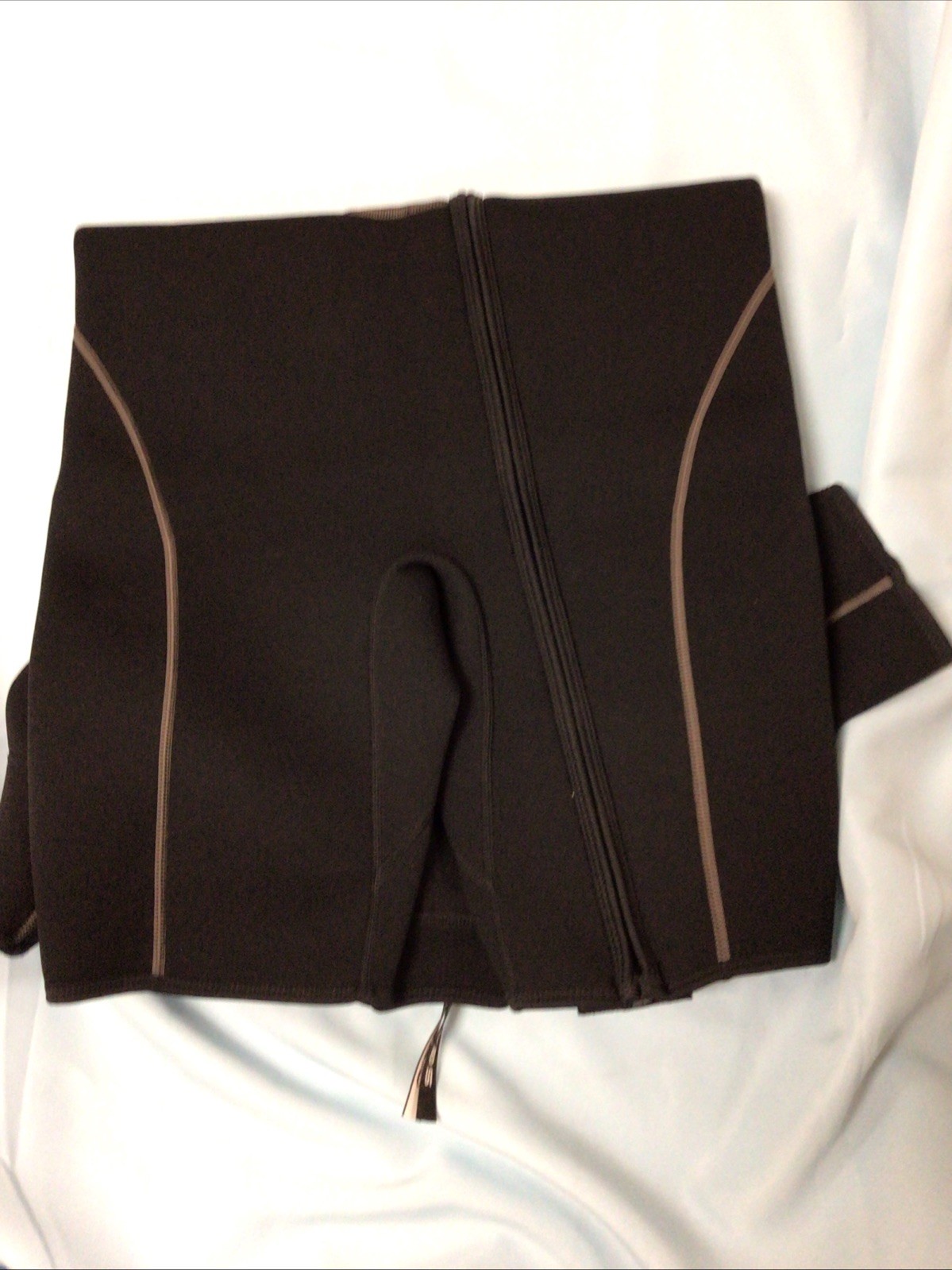 Sea Skin Wetsuit Adult Size M Unisex 3/4 Length Front Zip Black & Gray Stitch