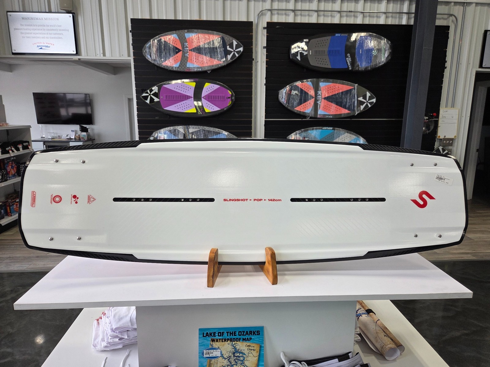 SLINGSHOT 2024 POP 142 WAKEBOARD SALE (LOZ)