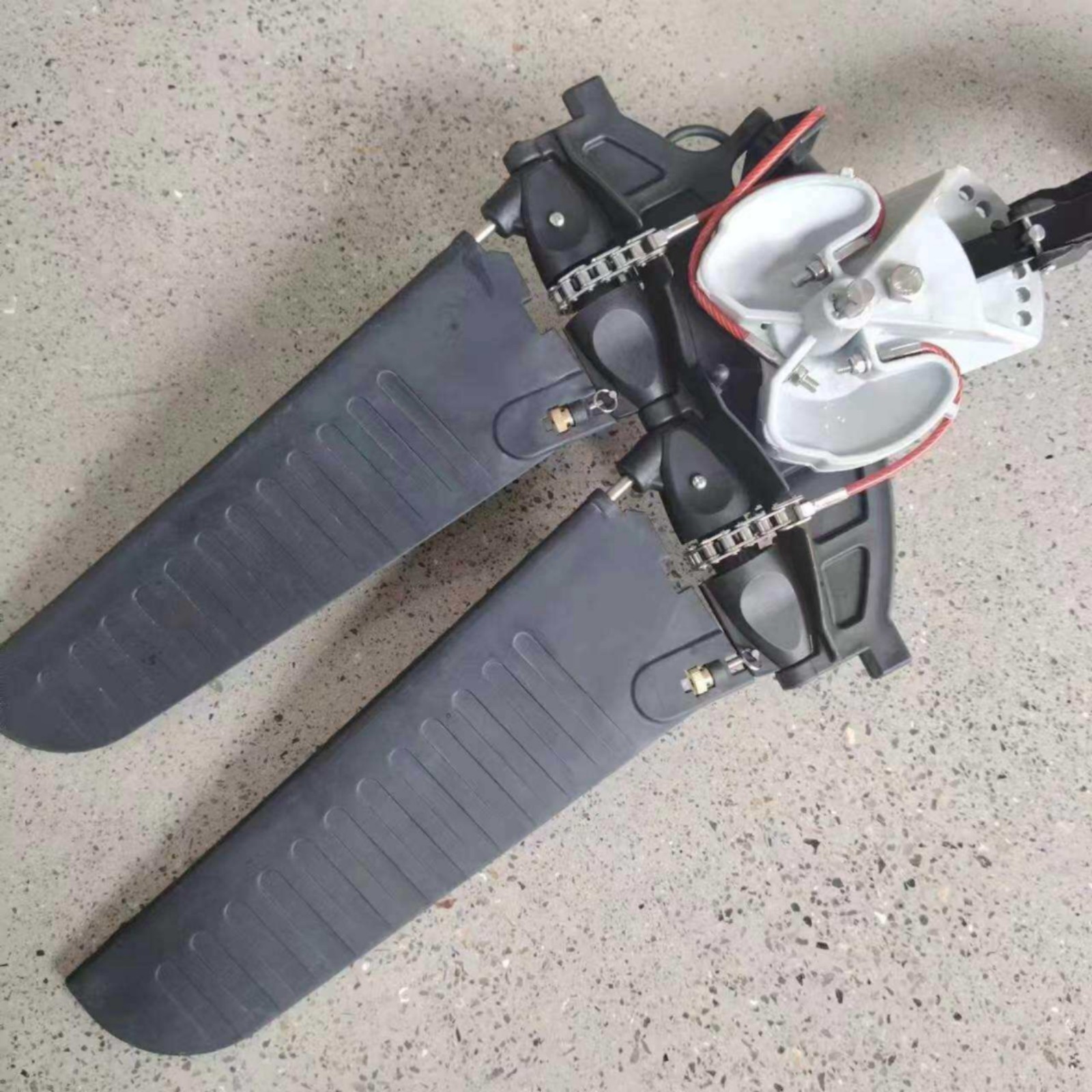 Pedal Drive with Fins Handsfoot-Powered Paddleboard Pedal Drive Twin-Fin
