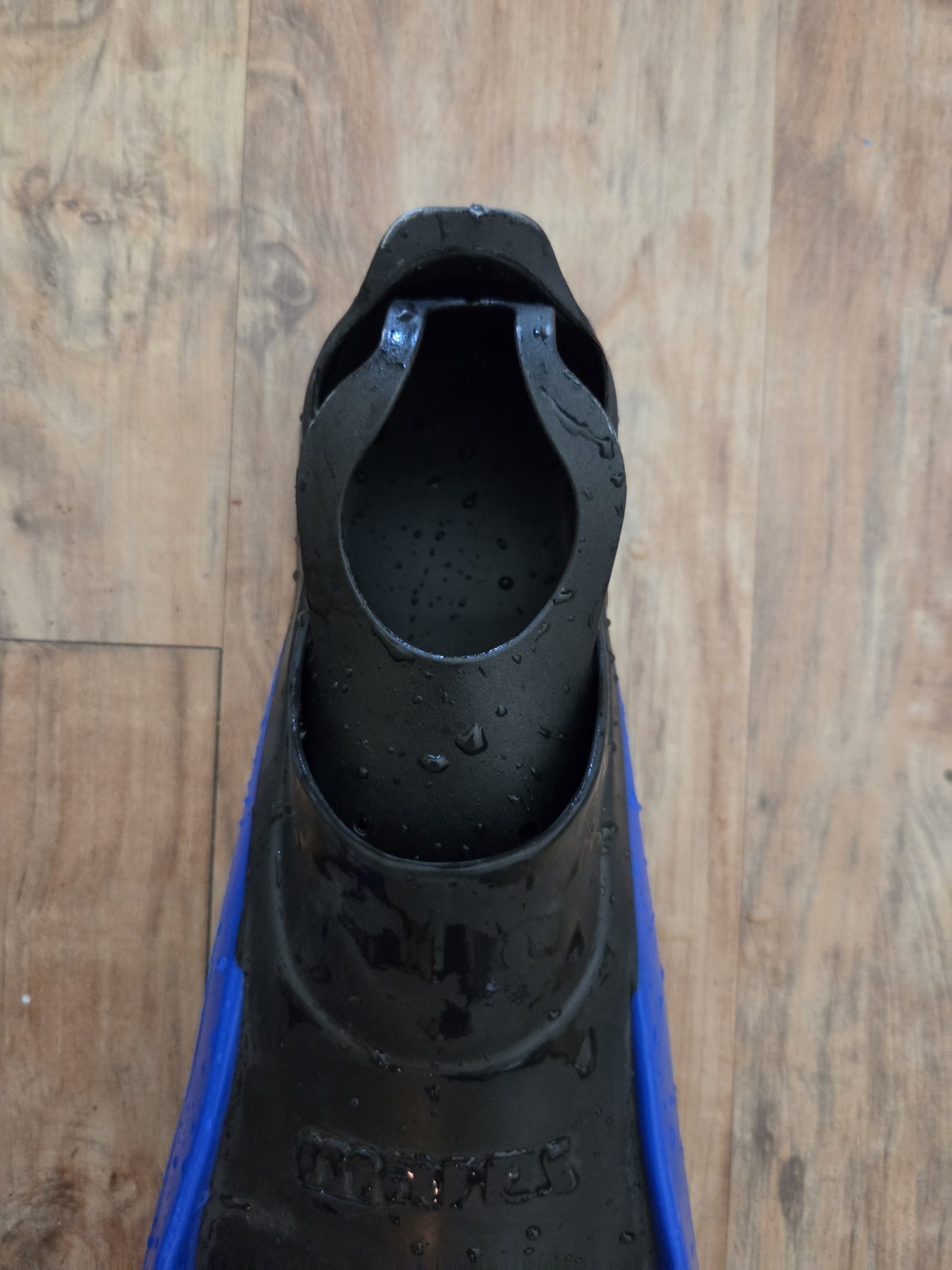 Mares Avanti Superchannel Full Foot Scuba Snorkeling Fins Blue- 9.5-10.5