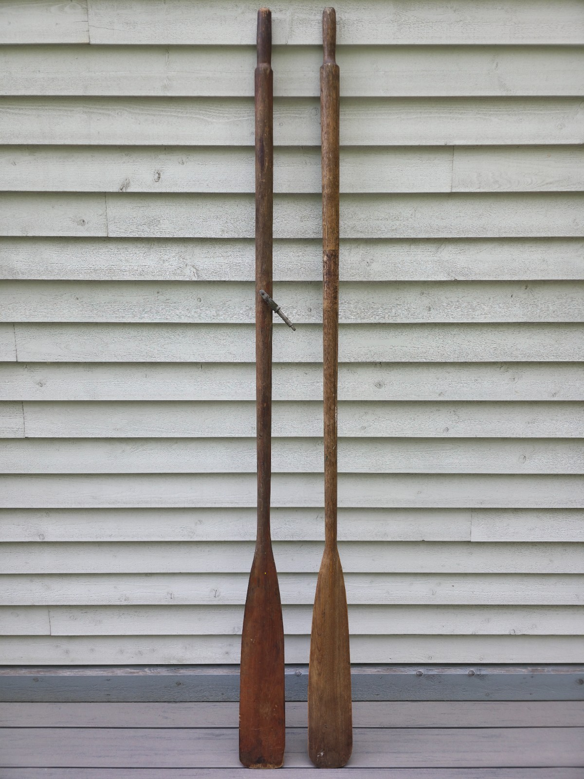 VINTAGE Old DARK BROWN Wooden Paddles Oars ODD PAIR Measures 84″ 7 ft
