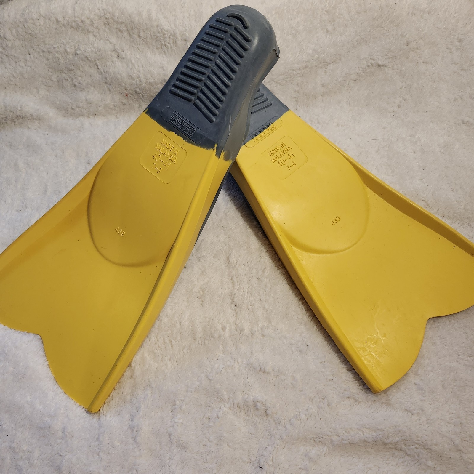 TYR Adult Swimming Fins Yellow Grey USED