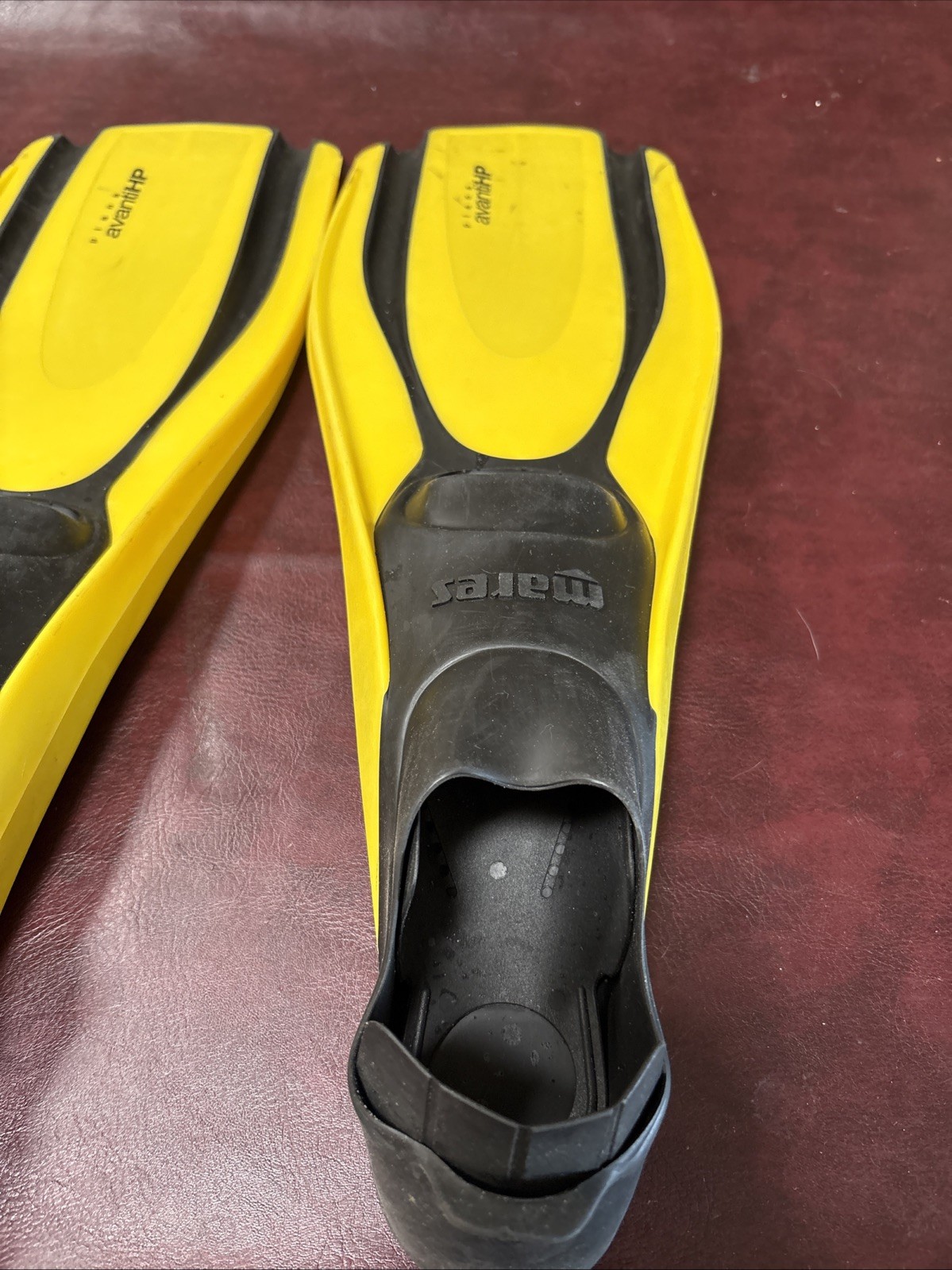 Mares Avanti HP Flippers Size 44-45 Shoe Size 9 1/2 – 10 1/2 Yellow & Black