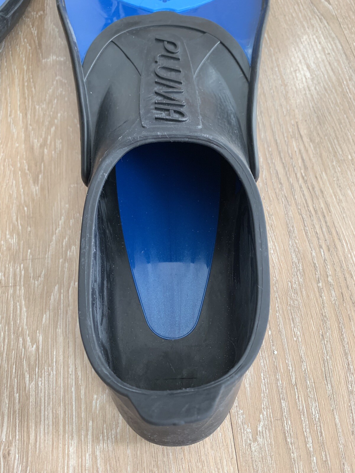 Cressi Pluma Fins New With Bag. Size 8 1/2-9 1/2