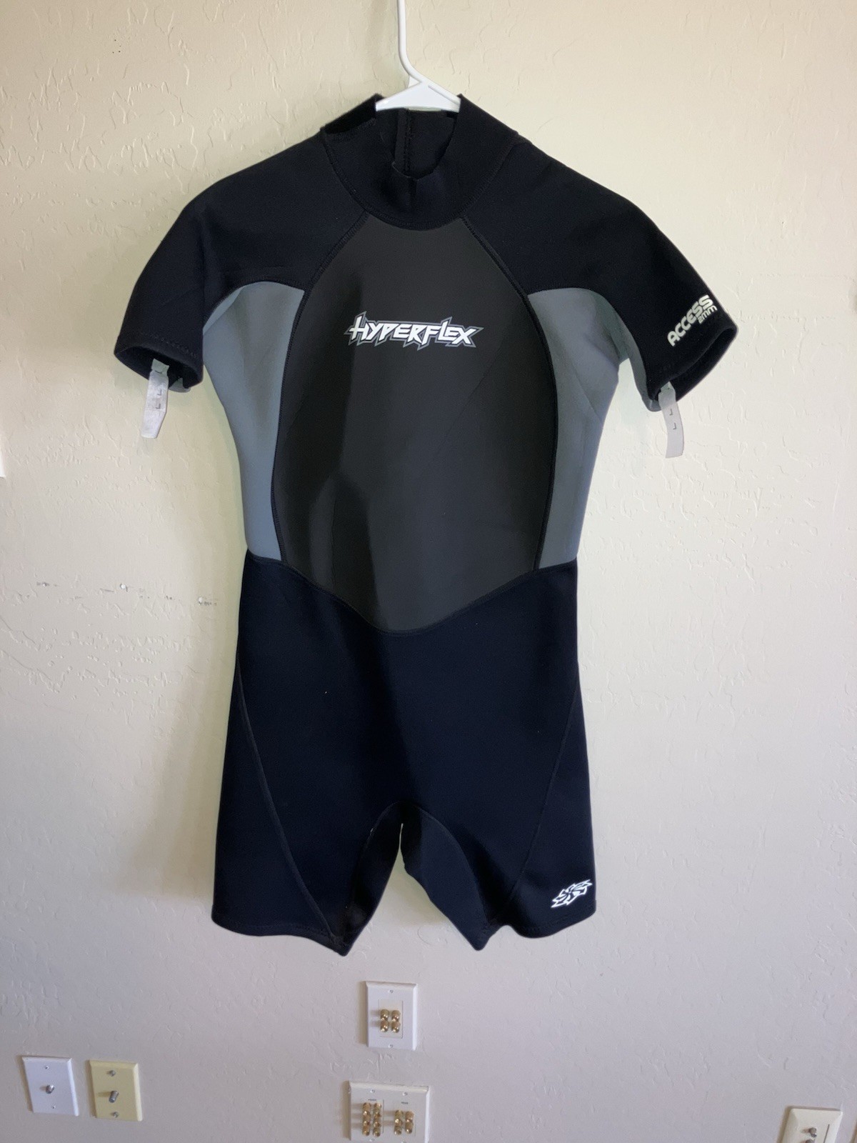 Hyperflex Large Wetsuit Black And Gray Excellent Condition