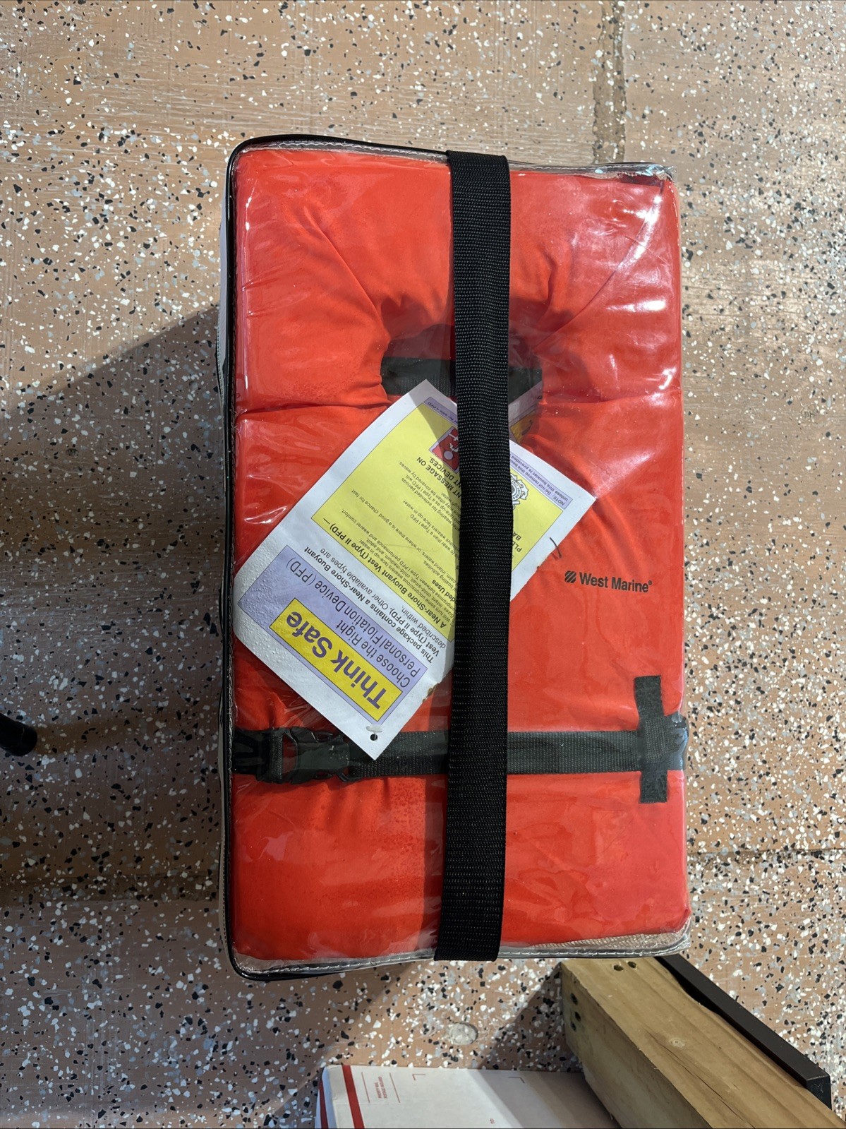 Life Vests West Marine™ 4-Pack w/bag Type 2 Adult Size 30″ -52″ Model 595134