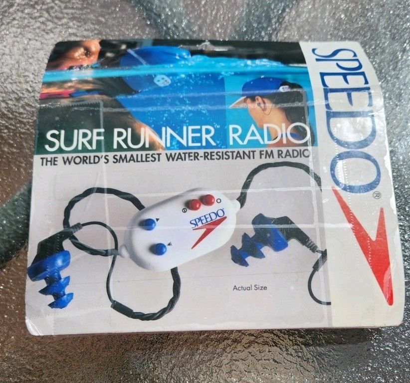 Speedo Surf Runner Radio Water Resistant FM Vintage Open Box