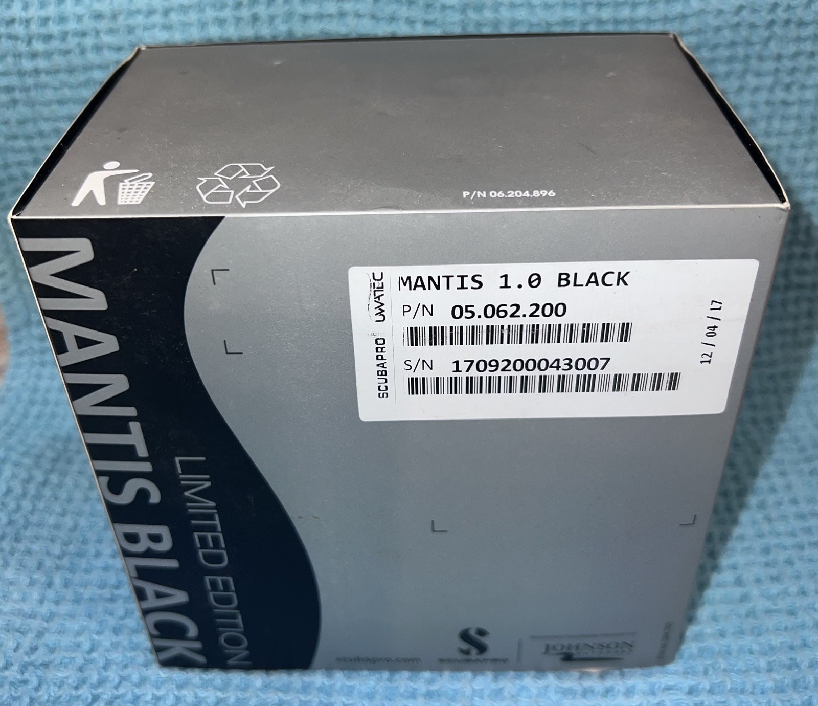 ScubaPro Mantis 1.0, Wrist Dive Computer, All Black, Limited Edition