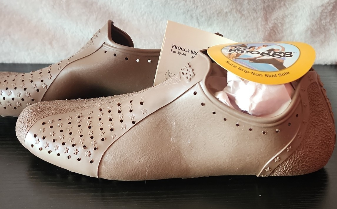 Froggs Shoes Brown Watersports Casual Yoga Pilates Pool size M 4.5/5.5 W 5/7