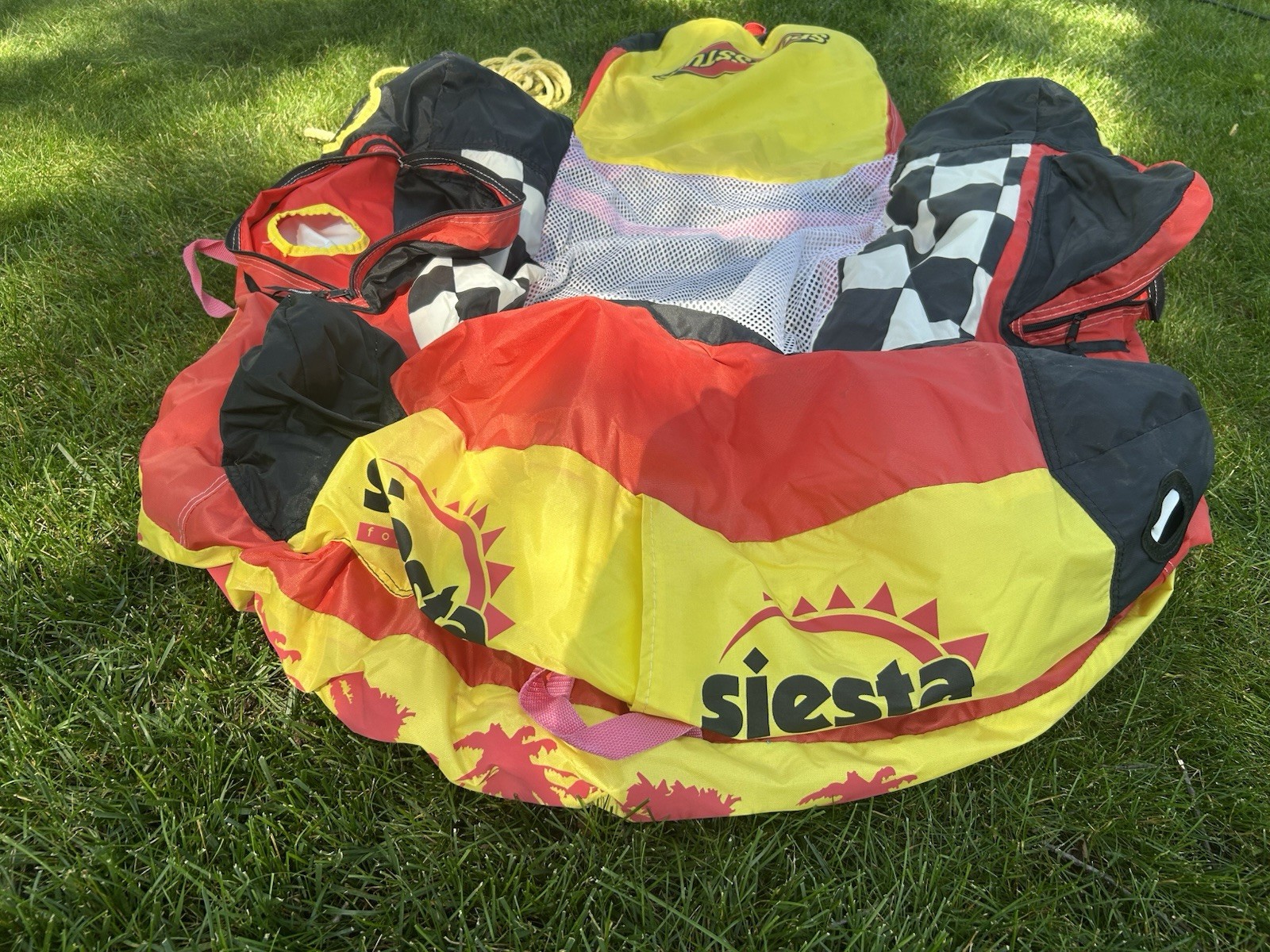 Sportsstuff Siesta Lounge – Durable Floatable Lounge with Heavy-Duty Cover