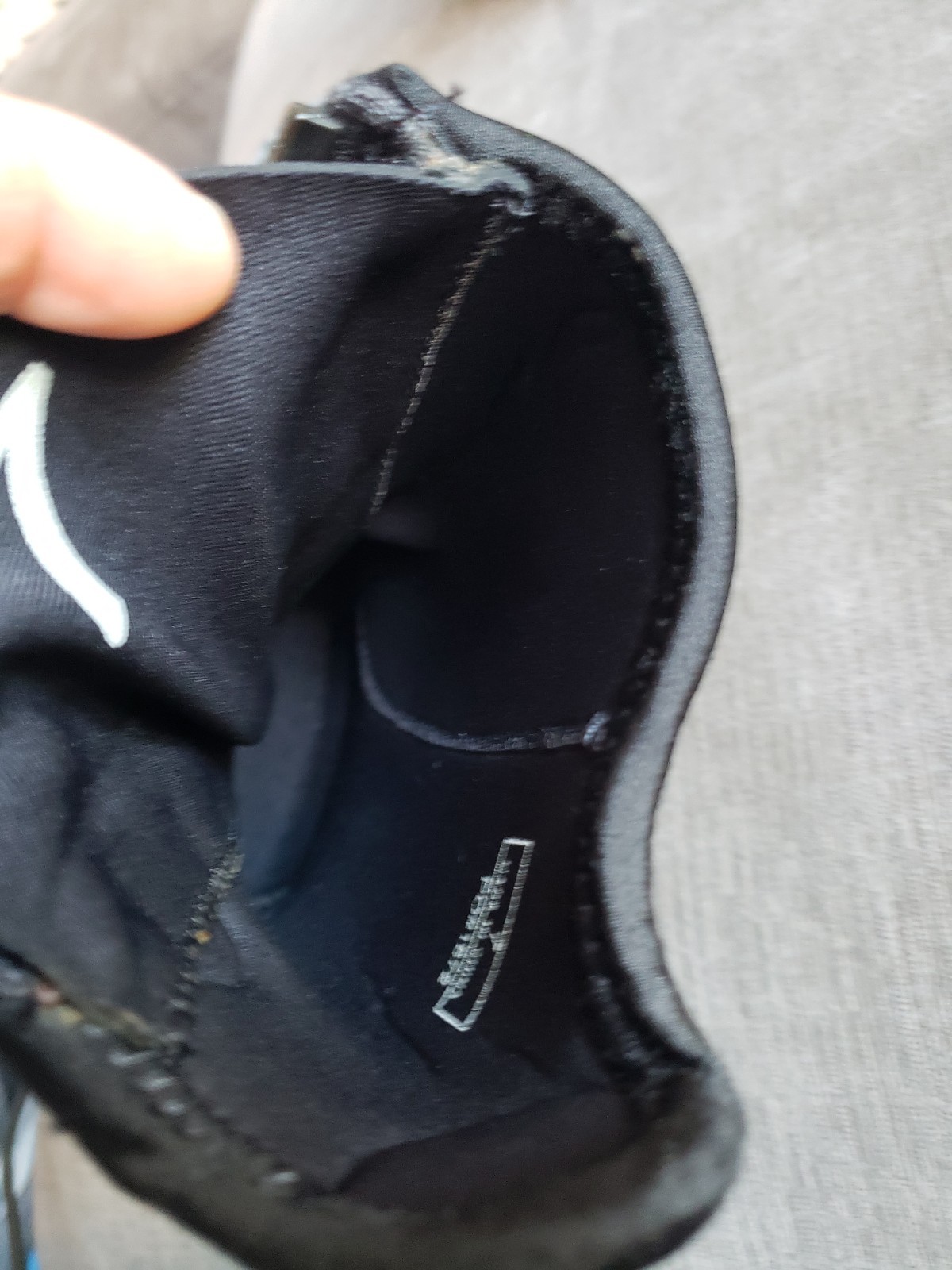 Size 7 – Deep Sea Men’s Scuba Booties Black Zip Up – NEW AND UNUSED!