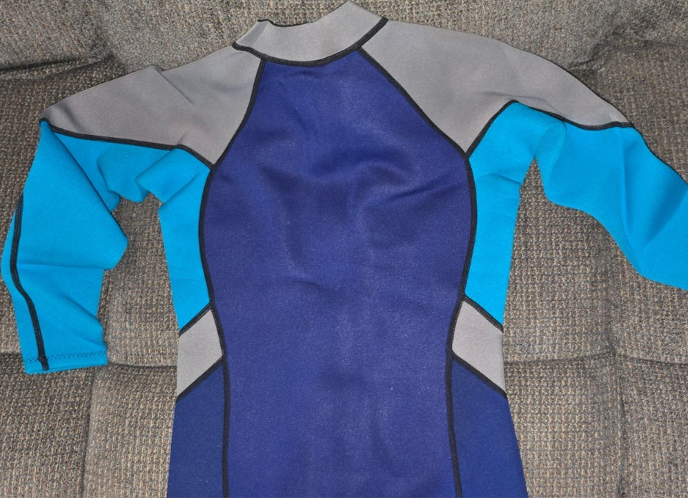New GoldFin Neoprene Wetsuit Top Size L, blue/gray