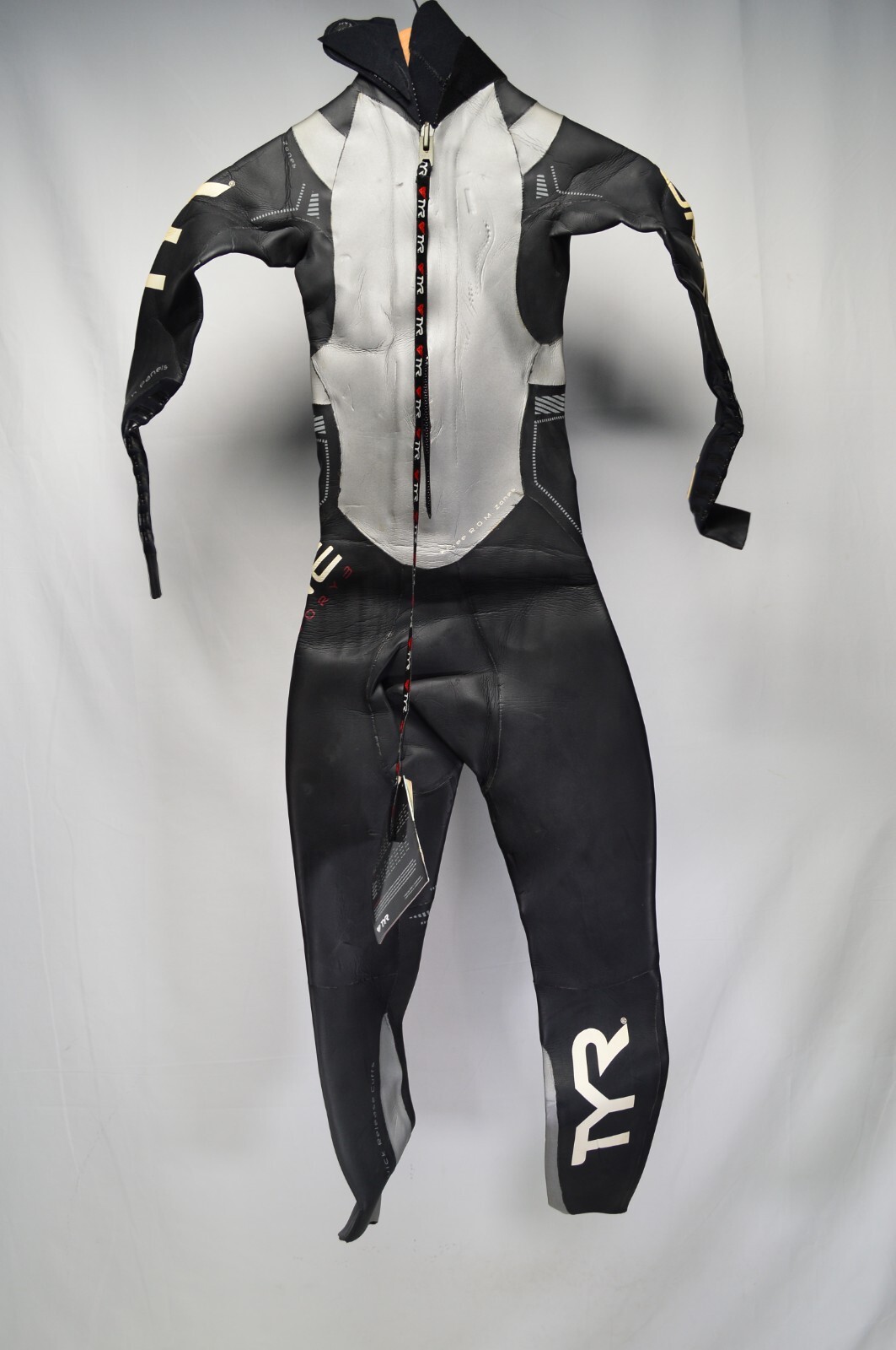 TYR Hurricane Cat 3 Black Full Sleeve Wetsuit Womens X-Small SAMPLE HURCTF6A