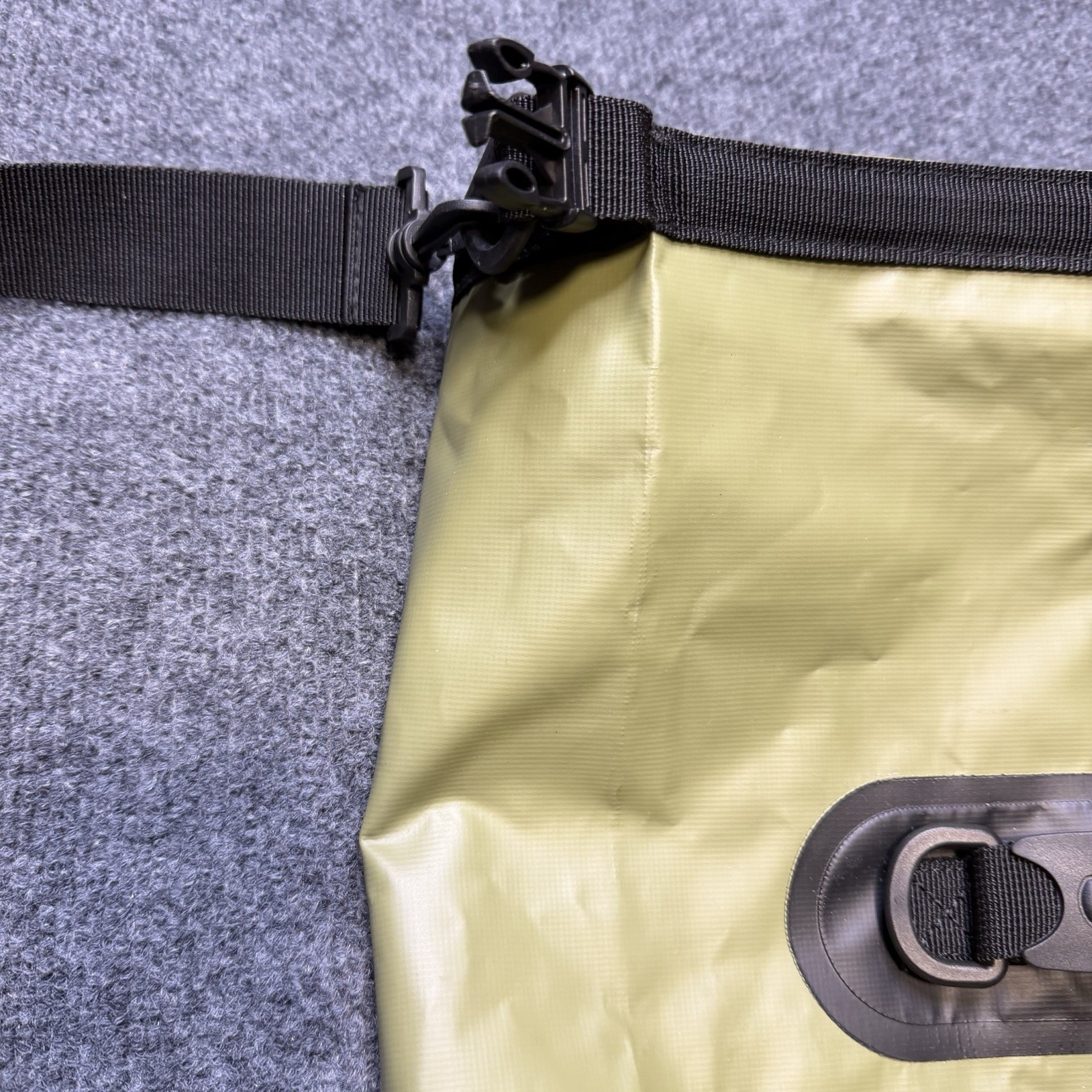 Piscifun Dry Bag Waterproof Floating Bag With Shoulder Strap Yellow 10L 21×8 in