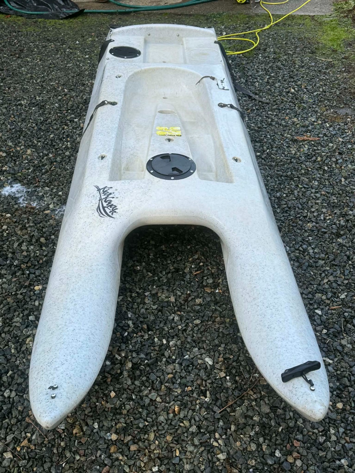 Stealth Kiwi Kayak Fishing Angler Kayak 11ft Pontoon Catamaran Hull