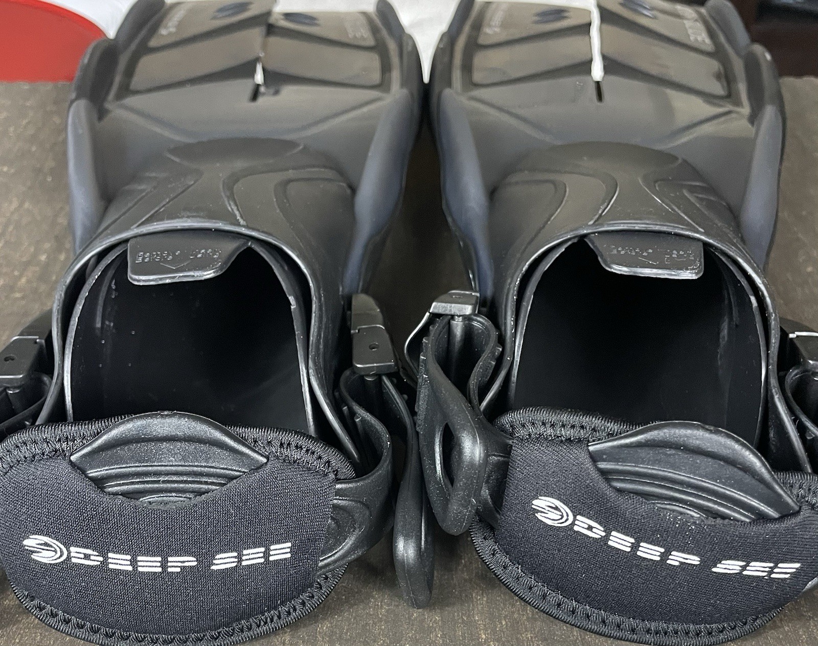 Deep See Aqua Glide Split Fins S/M 5-8.5 Black Snorkeling Fins