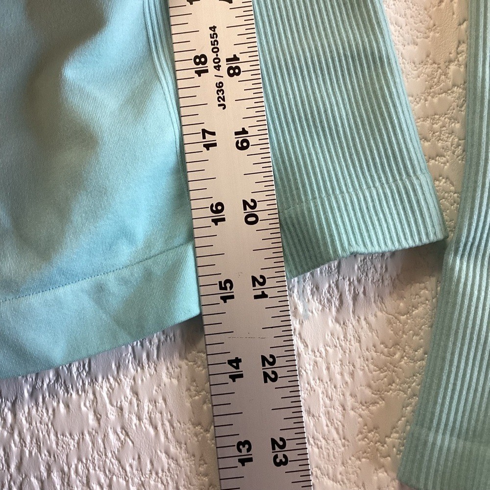 Patagonia waterGIRL Rash Guard Top Aqua Blue Long Sleeve Surf Swim Women’s Large