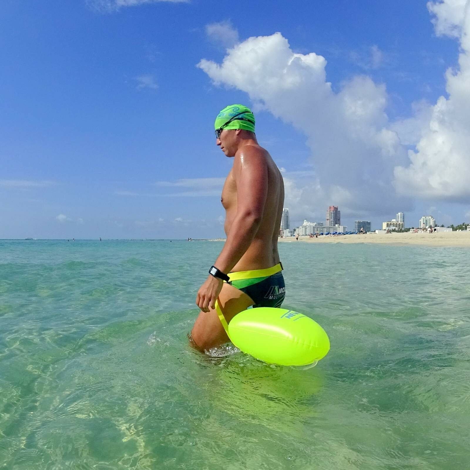 New Wave Swim Bubble for Open Water Swimmers and Triathletes – Fluo Green